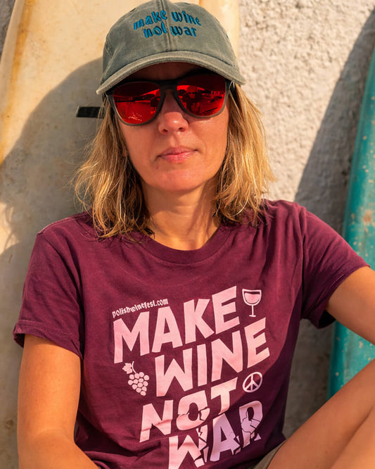 T-shirt Make Wine Not War | Plum